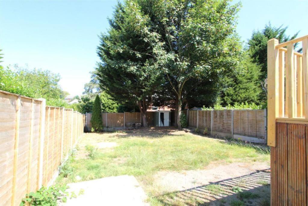 Accessible 3-Bedroom Bungalow With Patio +Driveway 南安普敦 外观 照片