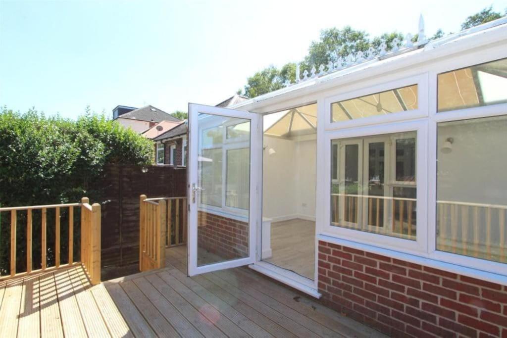 Accessible 3-Bedroom Bungalow With Patio +Driveway 南安普敦 外观 照片