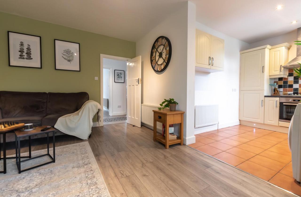 Accessible 3-Bedroom Bungalow With Patio +Driveway 南安普敦 外观 照片