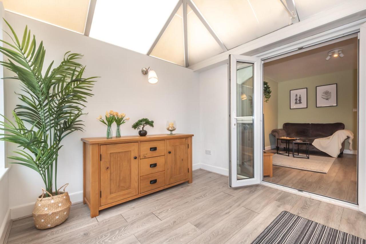 Accessible 3-Bedroom Bungalow With Patio +Driveway 南安普敦 外观 照片